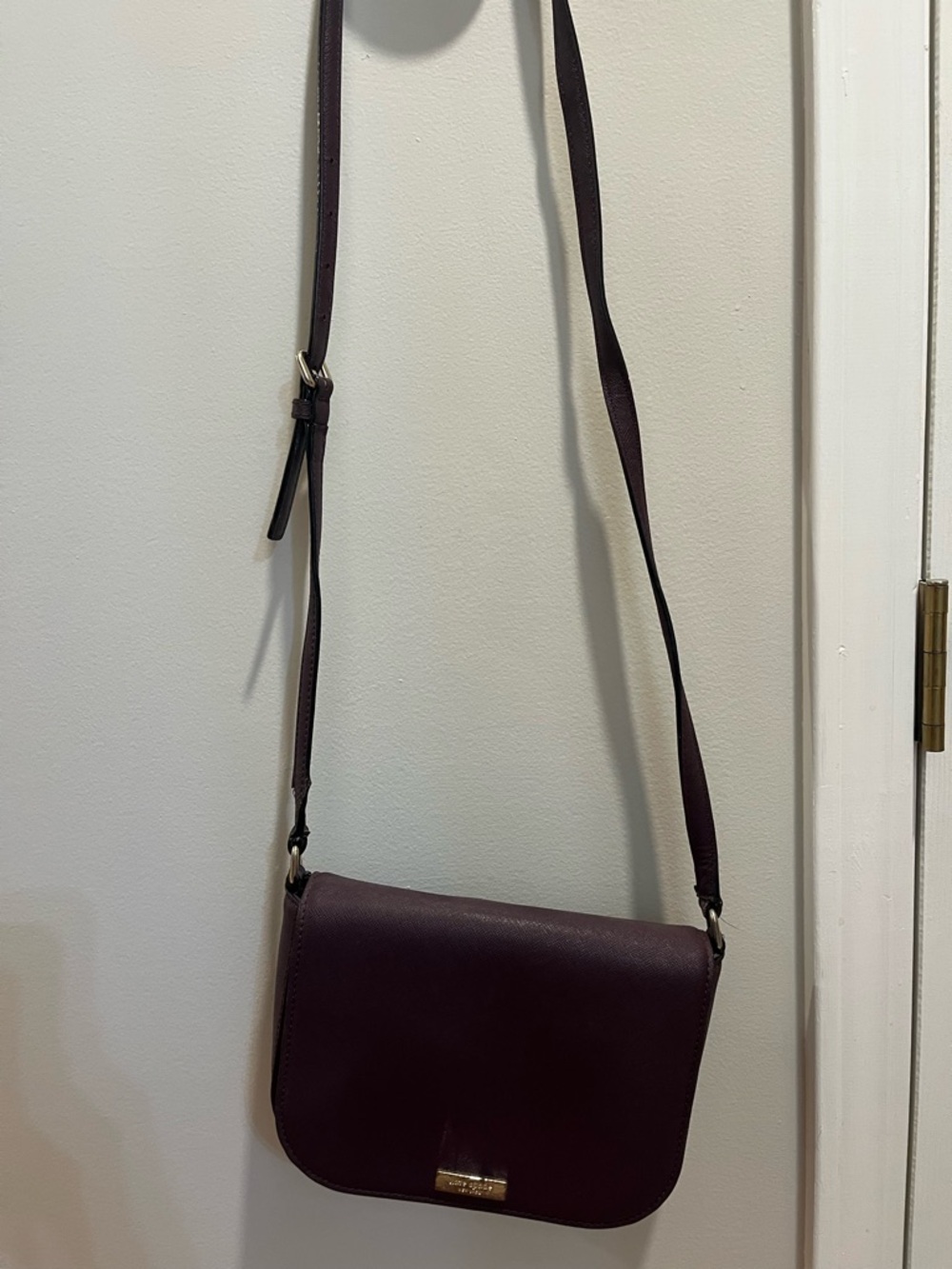 Kate Spade Crossbody Bag in Deep Plum - Sleek Leather Shoulder Bag